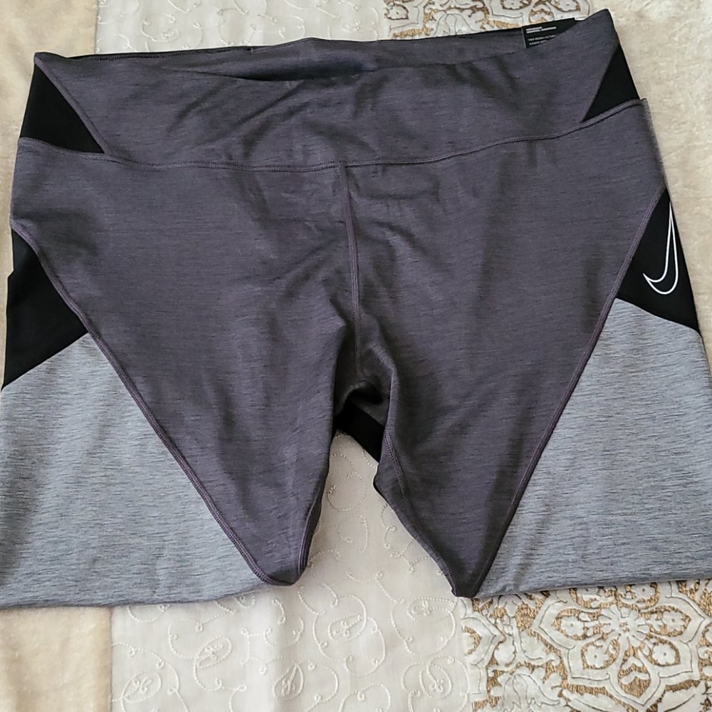 The Nike ONE 2X, 3XL Dri-FIT Leggings - Picture 2 of 13
